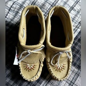 NWT Laurentian Chief Moccasins